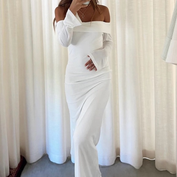 Princess Polly Dresses & Skirts - Princess Polly off the shoulder white maxi dress.